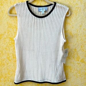 ST JOHN SPORT TOP SHELL SIZE MEDIUM